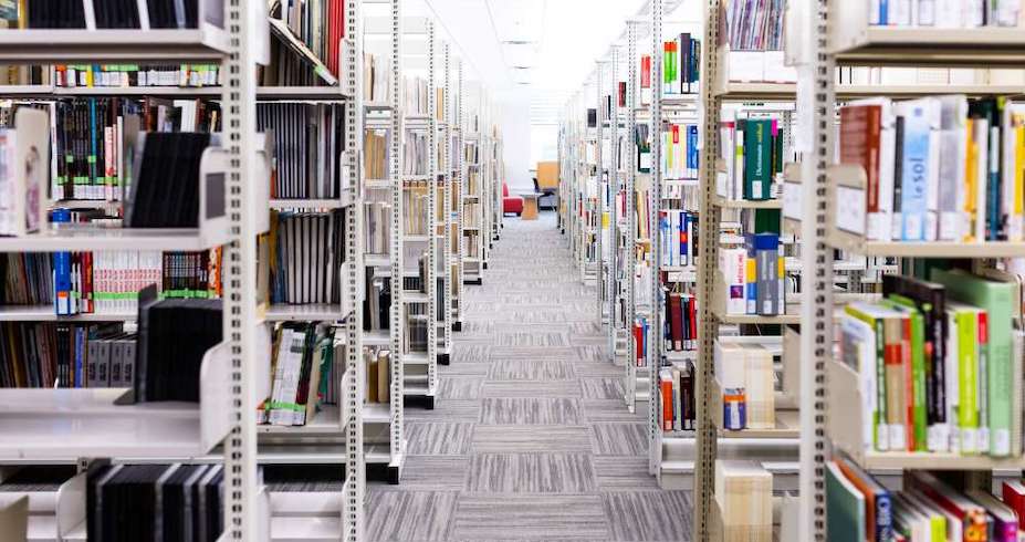 Rows of shelves in Bibliothèque Saint-Jean.