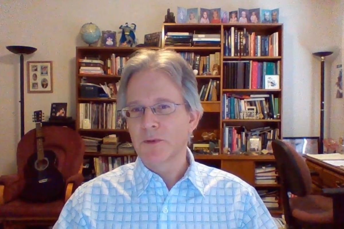 Award-winning instructor Karsten Loepelmann discusses distance learning—including how to change your behaviour—in Fall 2020.