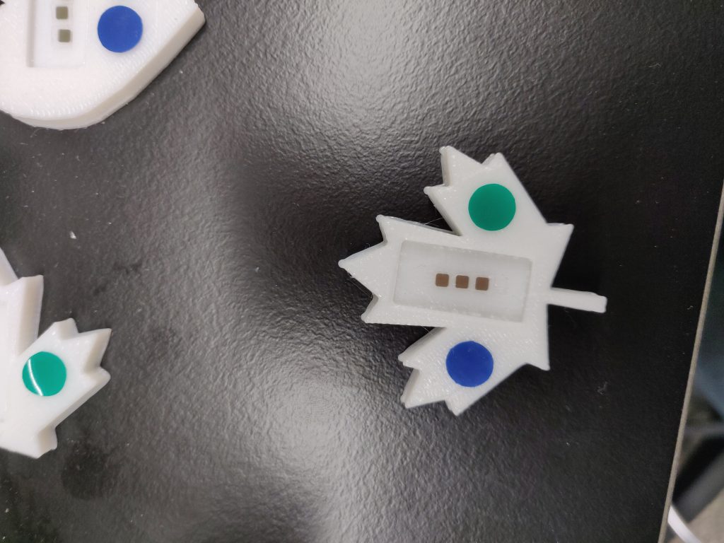 Serpe pH sensor etalons, shaped like maple leaves